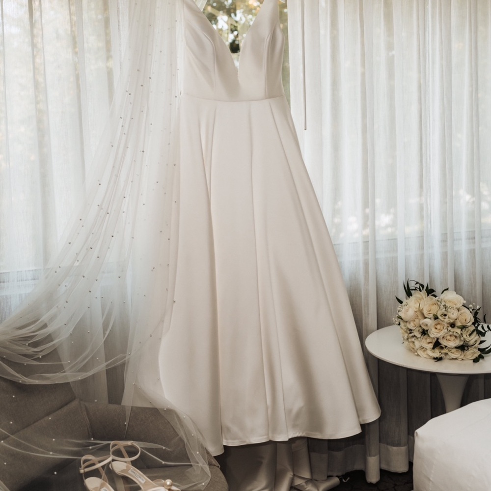 Allure Bridals, Pre Worn/Altered Size 16 but fits like a US Size 12